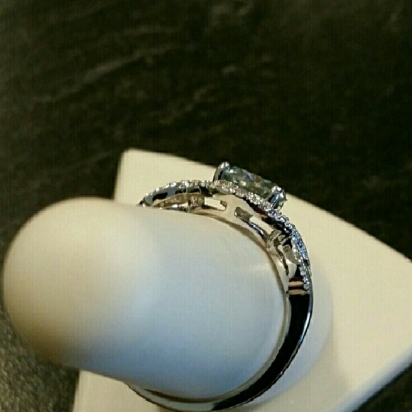 1.20 Carat VVS1 Sky Blue Round Cut Moissanite - Picture 4 of 7